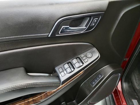 Used 2019 Chevrolet Suburban LT RWD image 22