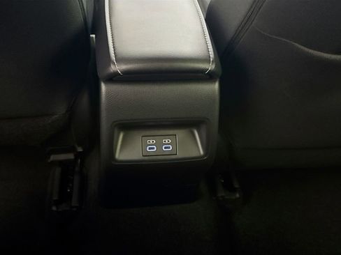 Used 2025 Toyota Corolla SE image 28
