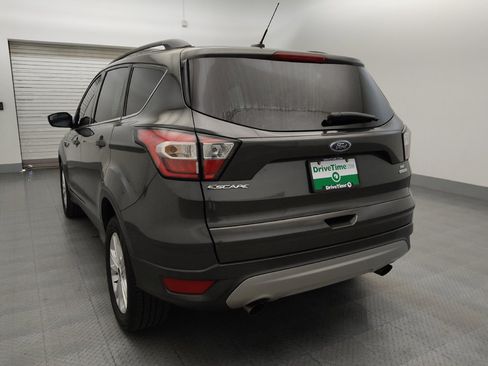 Used 2018 Ford Escape SE FWD image 5