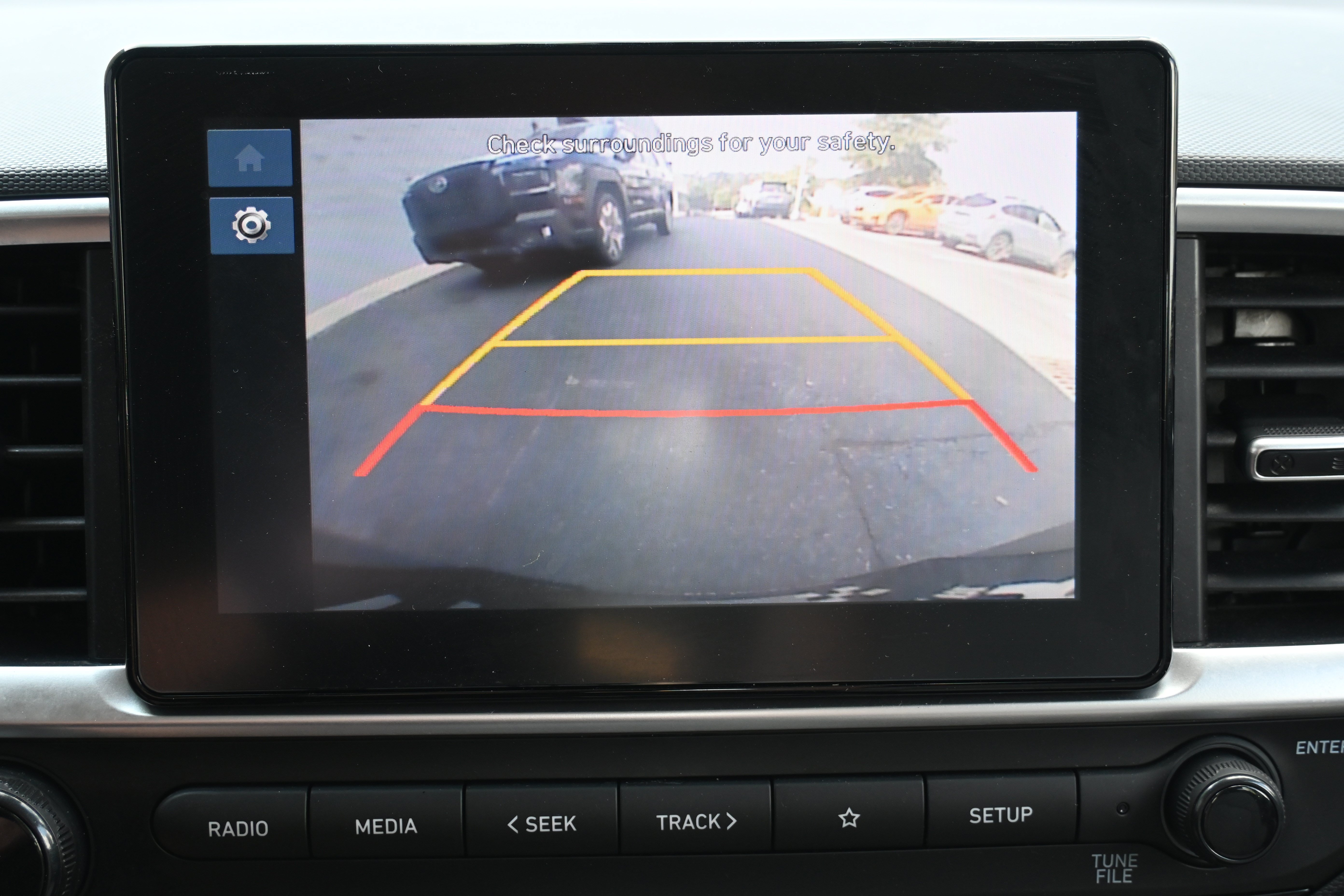 Used 2024 Hyundai Venue SEL FWD image 25