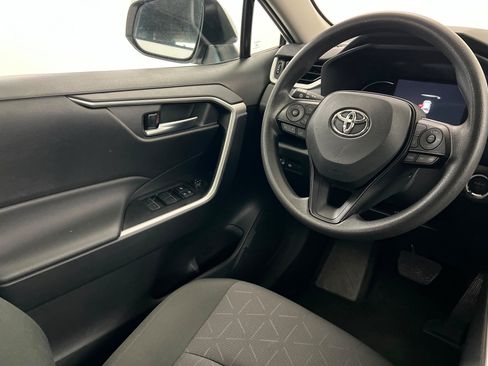 Used 2025 Toyota RAV4 XLE AWD/4WD image 11