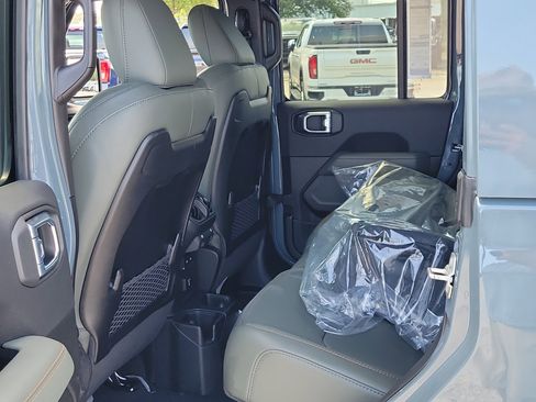 New 2026 Jeep Gladiator Mojave AWD/4WD image 12