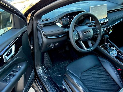 New 2026 Jeep Compass Altitude image 4