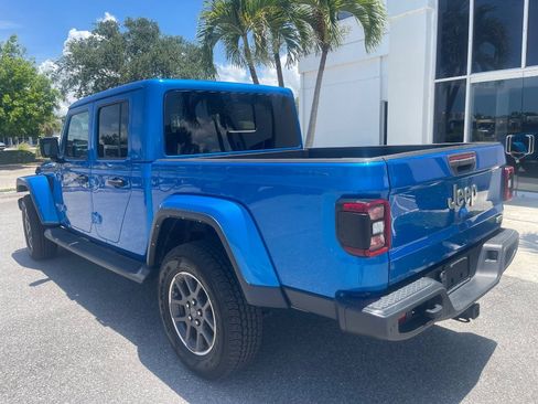 Used 2022 Jeep Gladiator Overland w/ Popular Equipment Package AWD/4WD image 4