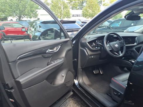 Certified 2022 Buick Envision Essence w/ Sport Touring Package image 5