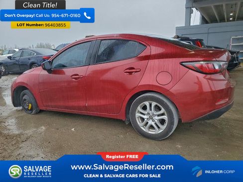 Used 2017 Toyota Yaris iA image 3