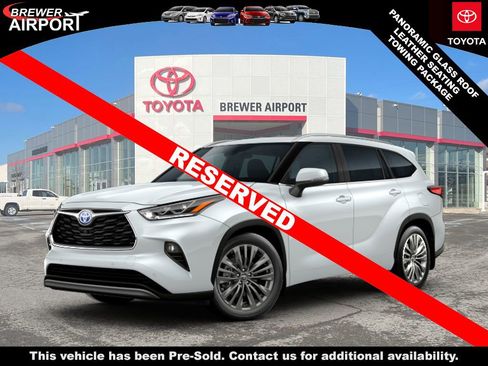 New 2026 Toyota Highlander Platinum AWD/4WD image 1