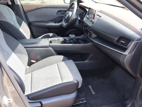 Used 2021 Nissan Rogue S FWD image 16