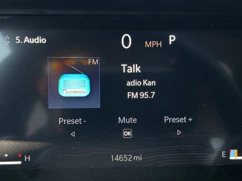 Used 2024 Jeep Grand Cherokee L Laredo AWD/4WD image 28
