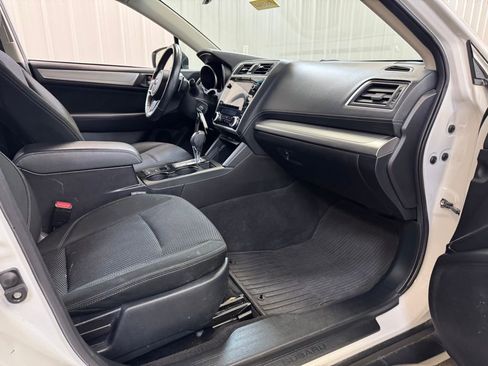 Used 2018 Subaru Outback 2.5i Premium image 25