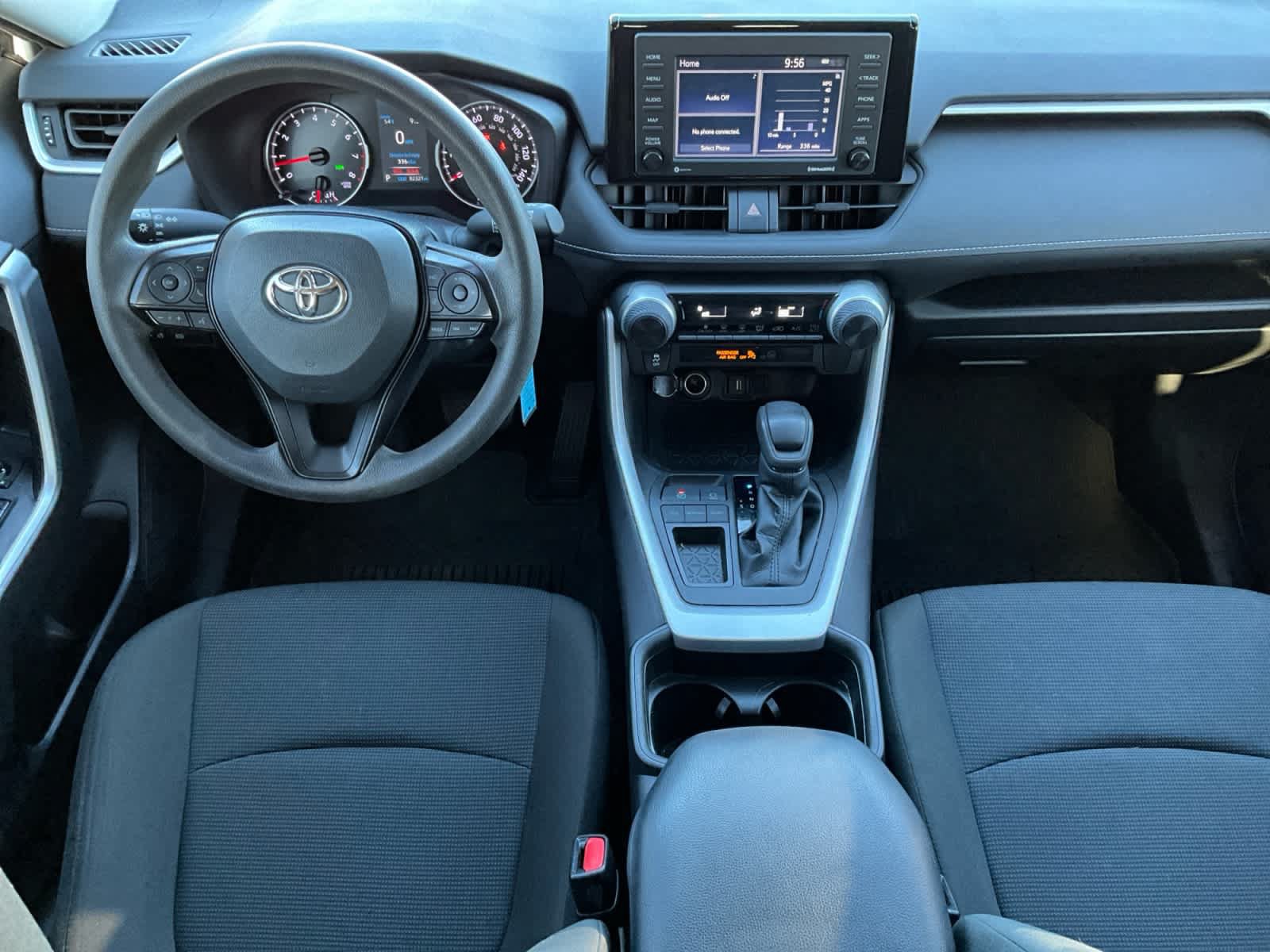 Used 2021 Toyota RAV4 LE FWD image 10