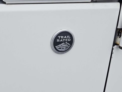 Used 2015 Jeep Wrangler Unlimited Sahara image 20