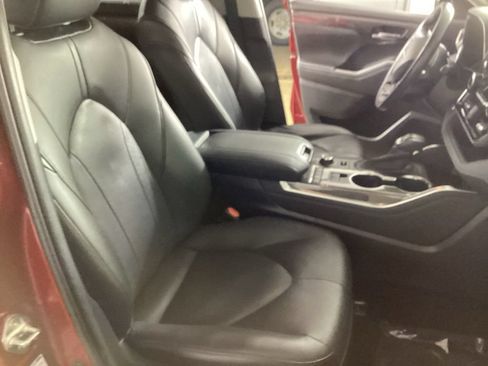 Used 2020 Toyota Highlander Limited AWD/4WD image 18