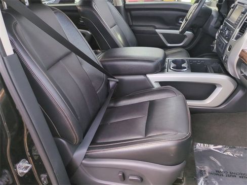 Used 2017 Nissan Titan SL image 29
