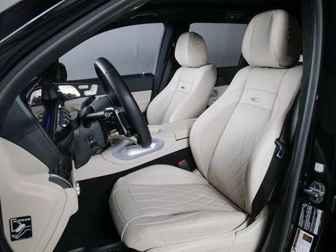 Used 2025 Mercedes-Benz GLS 63 AMG 4MATIC image 5