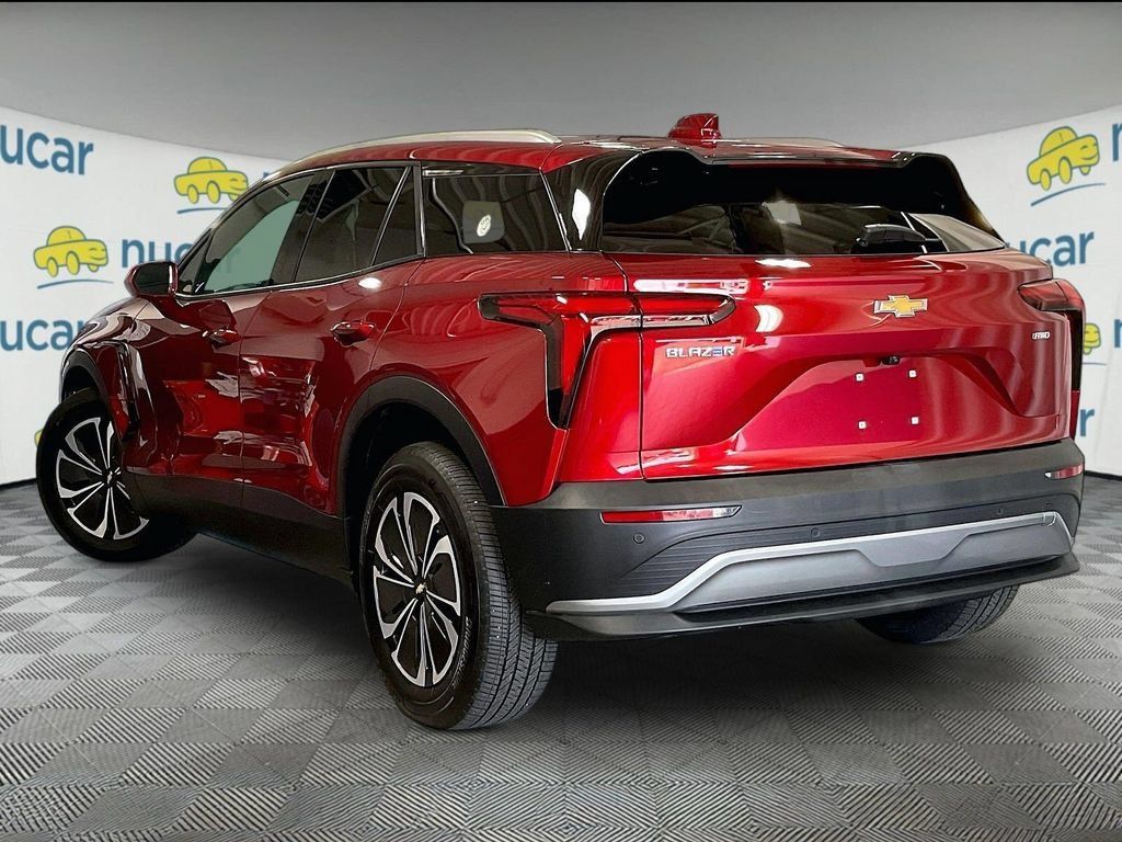 Used 2024 Chevrolet Blazer EV LT AWD/4WD image 4