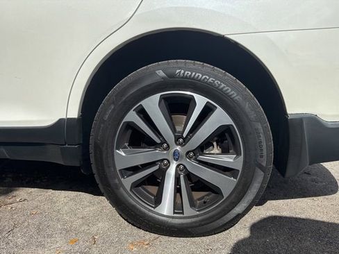 Used 2019 Subaru Outback 2.5i Limited w/ Popular Package #2 AWD/4WD image 11