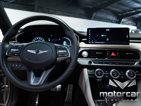 Used 2023 Genesis G70 2.0T w/ Sport Prestige Package image 33