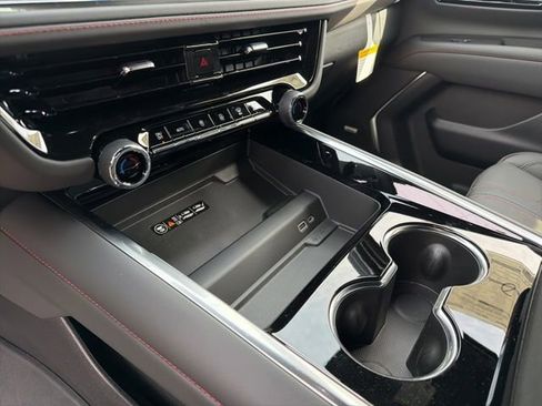 New 2026 Chevrolet Suburban RST image 10