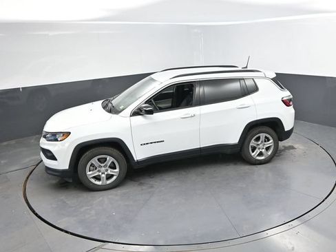 Used 2024 Jeep Compass Latitude AWD/4WD image 42