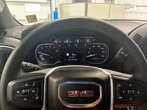 Used 2022 GMC Sierra 1500 SLT w/ SLT Convenience Package AWD/4WD image 27