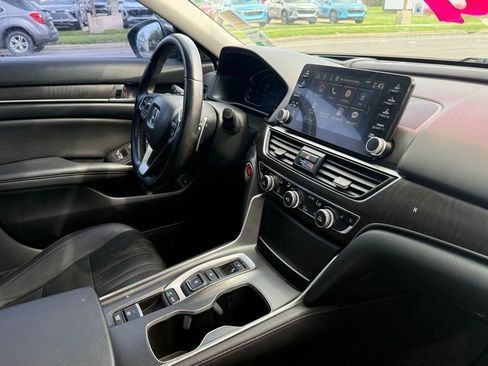 Used 2020 Honda Accord Touring image 16