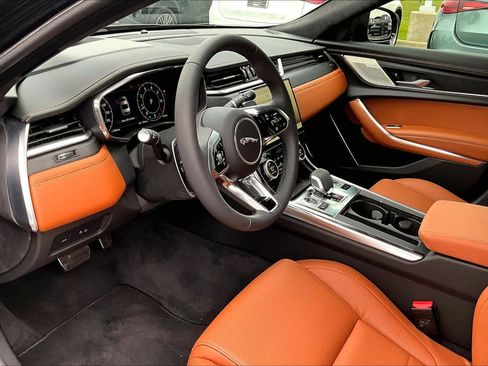 Used 2024 Jaguar XF R-Dynamic SE AWD/4WD image 17