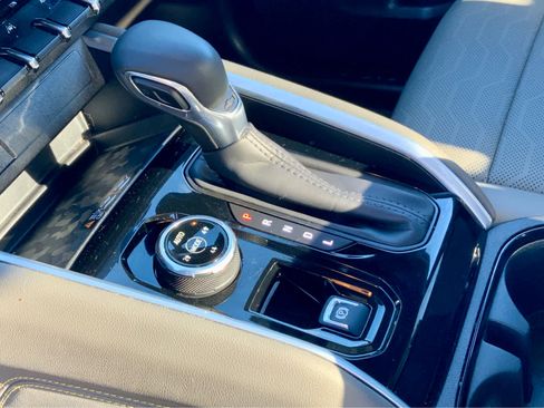 Certified 2025 Chevrolet Colorado ZR2 w/ Technology Package image 51