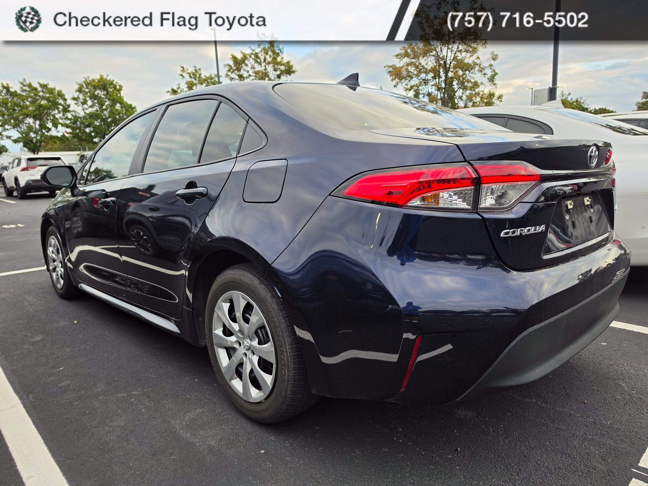 Used 2025 Toyota Corolla LE FWD image 4