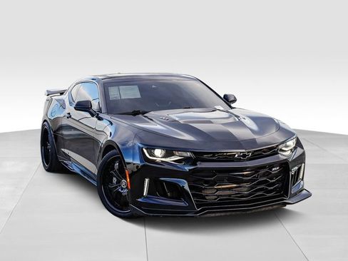 Used 2020 Chevrolet Camaro ZL1 image 2