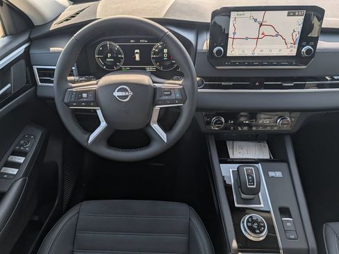 New 2026 Nissan Rogue SL AWD/4WD image 9