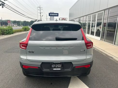 Certified 2025 Volvo XC40 B5 Plus AWD/4WD image 4