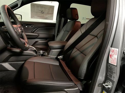 Used 2025 GMC Canyon Elevation w/ Convenience Package image 11