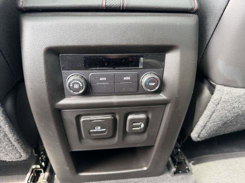 Used 2023 Chevrolet Traverse RS AWD/4WD image 16