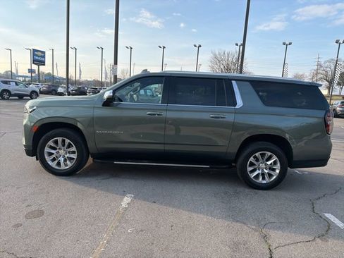 Used 2023 Chevrolet Suburban Premier image 6
