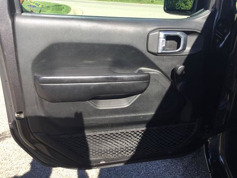 Used 2021 Jeep Wrangler Sport AWD/4WD image 13