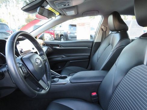 Certified 2021 Toyota Camry SE image 15