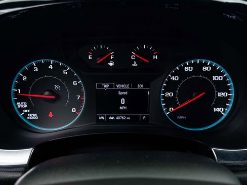 Used 2022 Chevrolet Traverse LT image 36