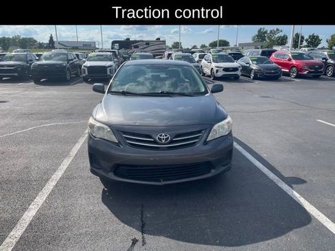 Used 2013 Toyota Corolla LE FWD image 2