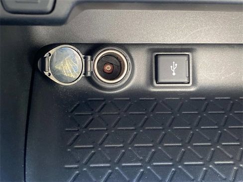 Used 2022 Toyota RAV4 XLE image 26