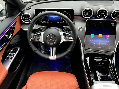 Used 2025 Mercedes-Benz C 300 4MATIC Sedan image 5