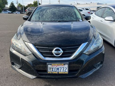 Used 2016 Nissan Altima 2.5 SR w/ LED Appearance Package FWD image 2