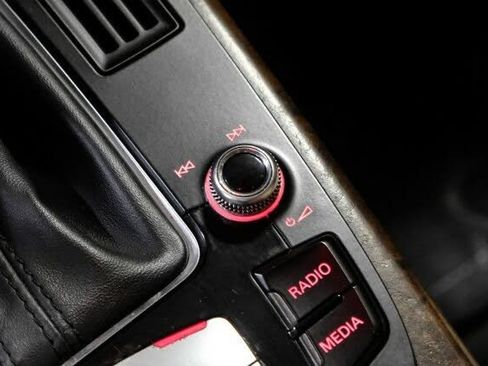 Used 2015 Audi A4 2.0T Premium Plus w/ Technology Package image 30