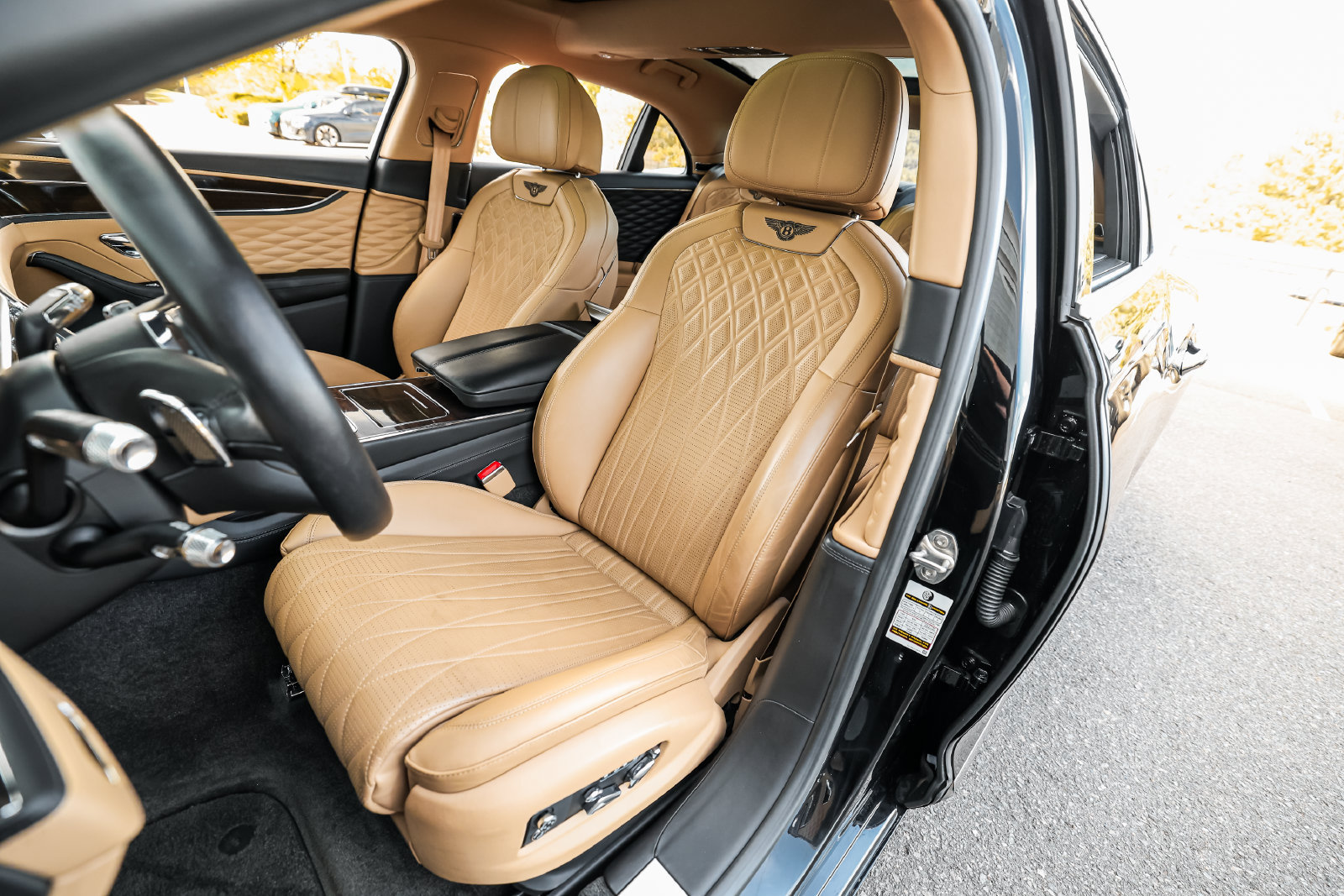 Certified 2022 Bentley Flying Spur V8 AWD/4WD image 25