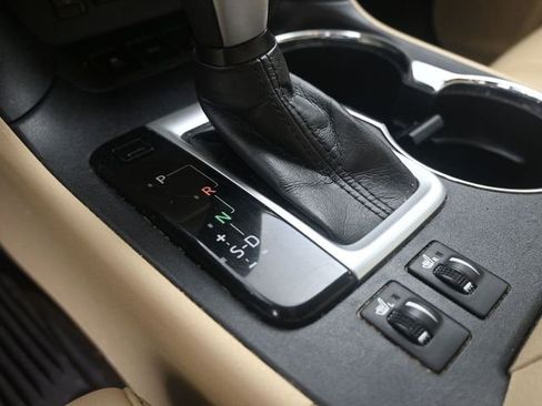 Used 2019 Toyota Highlander XLE image 14