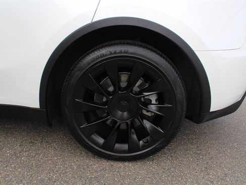 Used 2021 Tesla Model Y Long Range AWD/4WD image 34