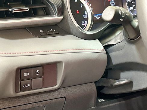 Used 2023 Toyota Highlander XSE FWD image 8