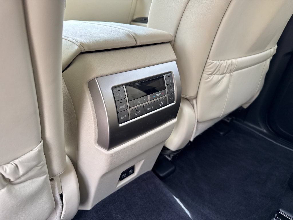 Used 2021 Lexus GX 460 Premium w/ Accessory Package AWD/4WD image 30