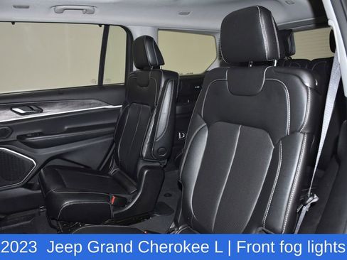 Used 2023 Jeep Grand Cherokee L Limited w/ Luxury Tech Group II AWD/4WD image 31