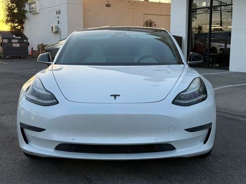 Used 2019 Tesla Model 3 Long Range RWD image 2